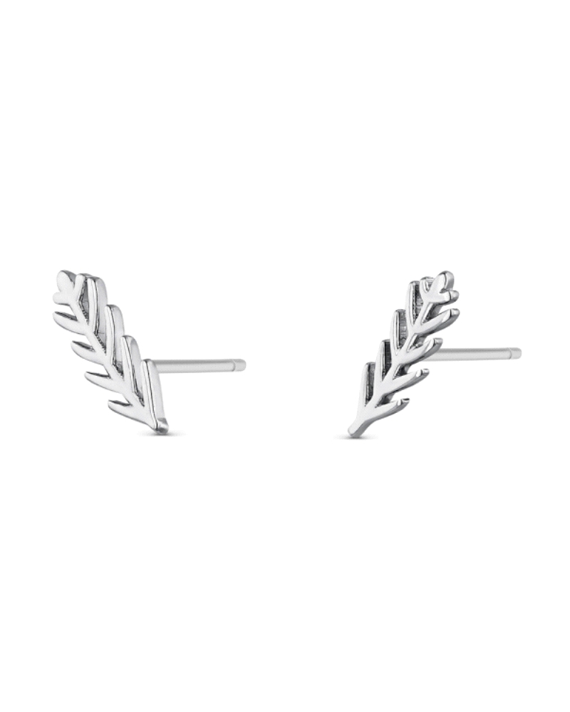 Los pendientes de plata en forma de hoja son una elección elegante y natural. Hechos de plata de ley, ofrecen durabilidad y un b