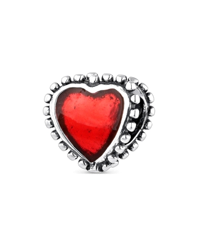 Este encantador abalorio está elaborado en plata y presenta una adorable forma de corazón con un vibrante esmalte rojo. El diseñ