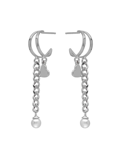 Pendientes de doble aro elaborados en plata, con un diseño elegante que combina corazones y perlas. Los aros, delicadamente trab