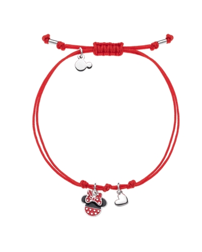 Este encantador brazalete para niña, confeccionado en macramé rojo, combina a la perfección la delicadeza artesanal con un toque