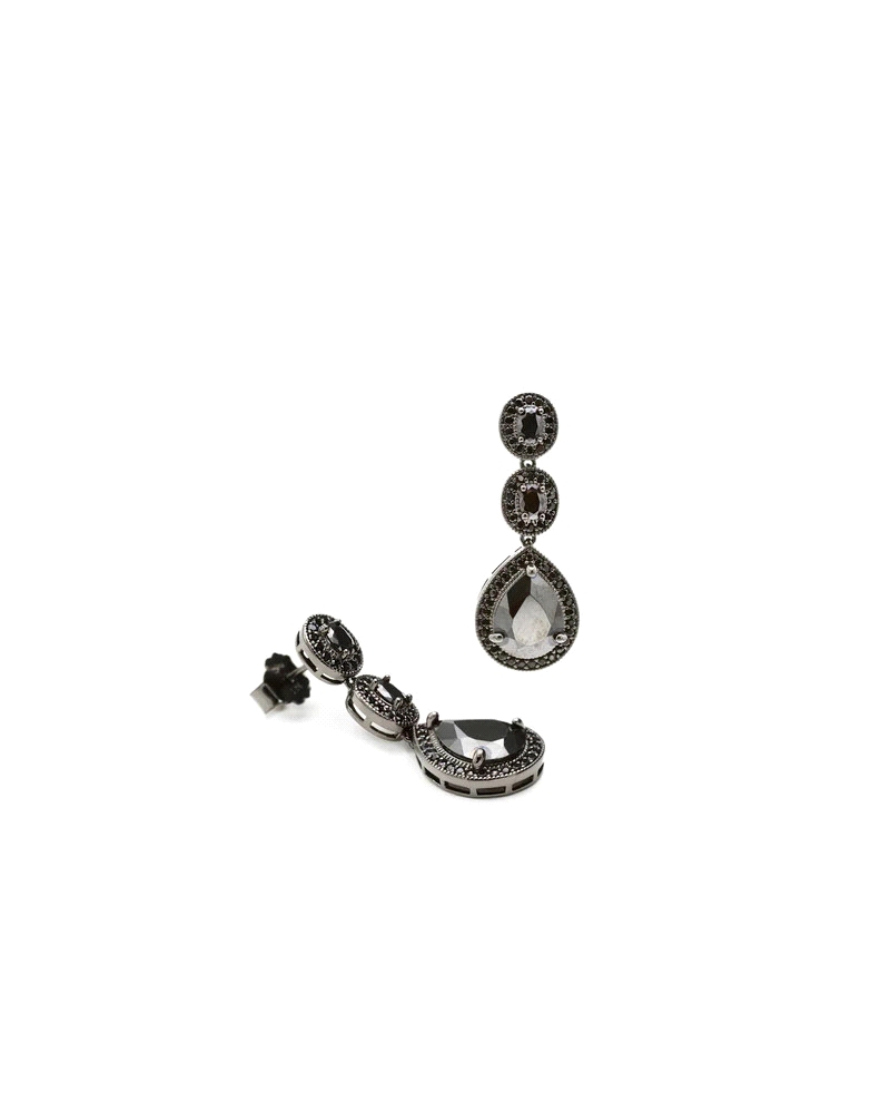 Pendientes largos de plata para mujer. Las joyas de moda que necesitas para que tu oreja brille como nunca. Pendientes de plata 