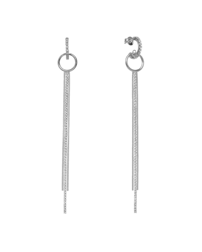 Pendientes largos de plata para mujer. Un diseño tan fino como elegante ideal para coronar tus looks. Pendientes largos de plata