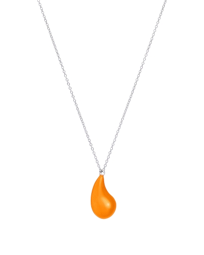 Un collar de acero con un colgante en forma de gota con esmalte naranja de 20 mm es una pieza vibrante y moderna, perfecta para 