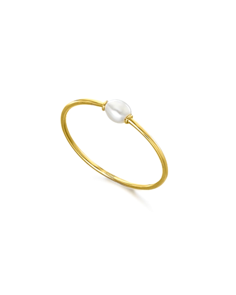 El nuevo anillo de oro con perla rice de la colección SUMMER NIGHTS de LeCarré es una joya que combina elegancia y versatilidad.