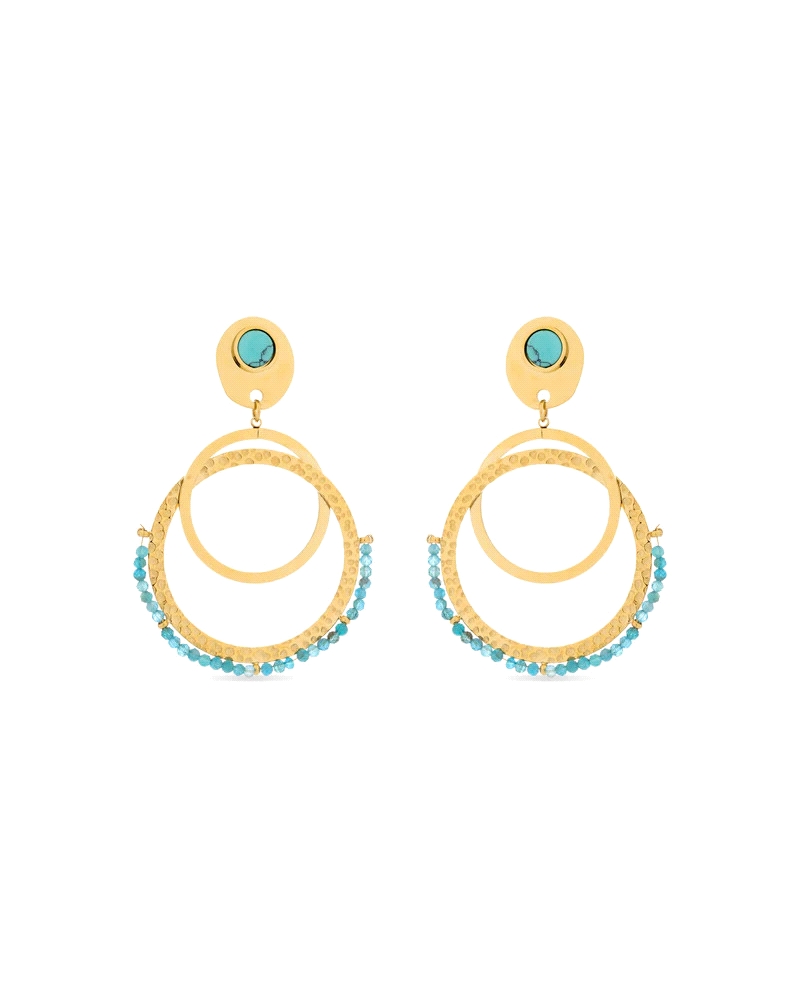 Pendientes acabados en oro amarillo de 18k. El estilo Boho es una estética de espíritu libre que mezcla diferentes culturas y ex