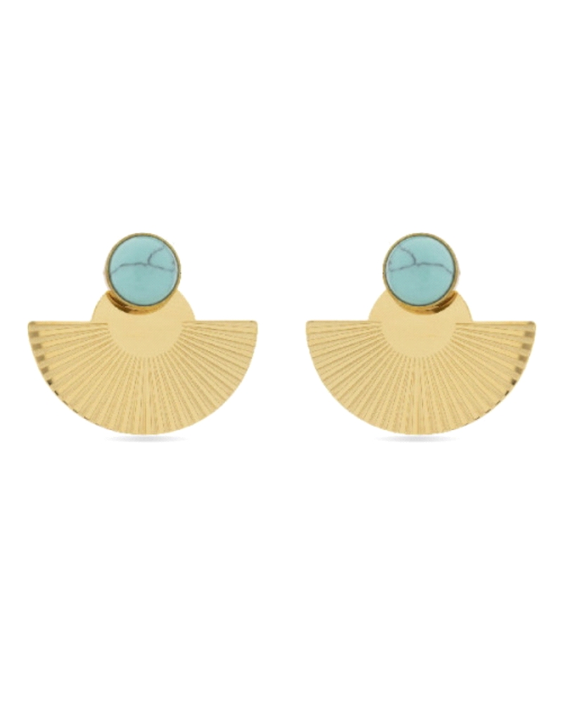 Pendientes acabados en oro amarillo de 18K. África se convierte en la línea perfecta para mujeres con personalidad, que no temen