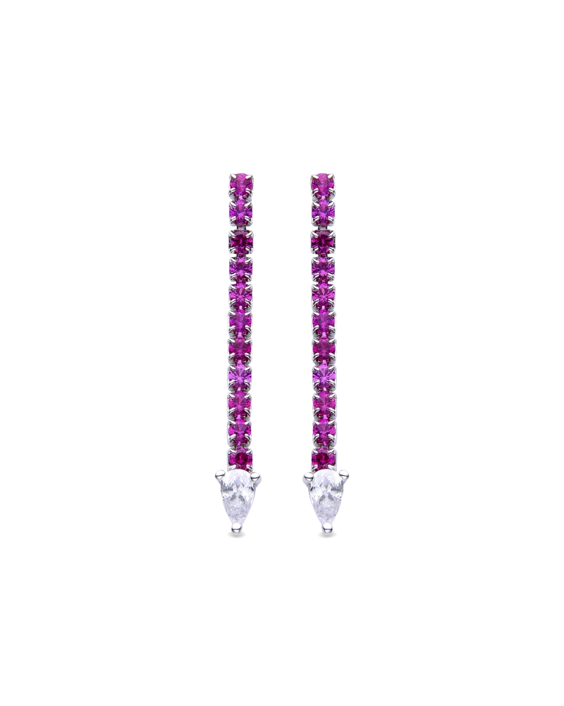 Estos pendientes están elaborados en plata de ley y presentan un diseño elegante y moderno, adornado con circonitas fucsias y un