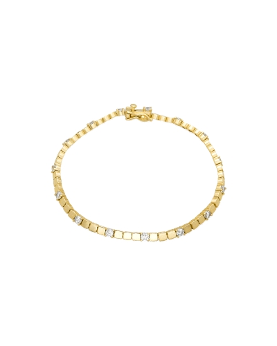 Pulsera elaborada en plata de ley 925 con un elegante acabado en oro amarillo de 18K, que combina sofisticación y estilo. Esta p