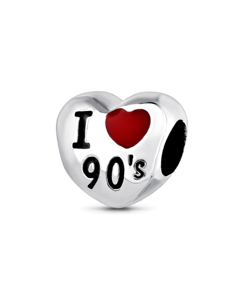 El abalorio de plata "I Love 90" es una pieza divertida y nostálgica que celebra la cultura de la década de 1990. Este diseño su