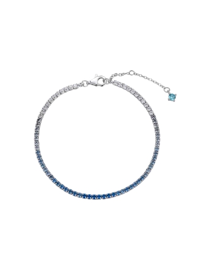 Esta elegante pulsera de plata rodiada está diseñada en un atractivo estilo de riviere de 2 mm, adornada con deslumbrantes circo