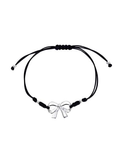 Esta elegante pulsera de hilo negro cuenta con un distintivo lazo de plata rodiada de 20 mm, que le otorga un toque de sofistica