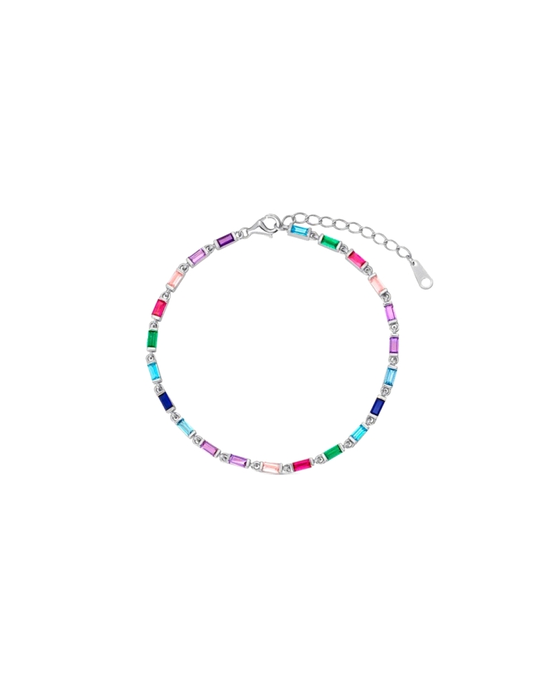 Esta encantadora pulsera de plata presenta un diseño vibrante y moderno, adornada con baguettes multicolor que añaden un toque d