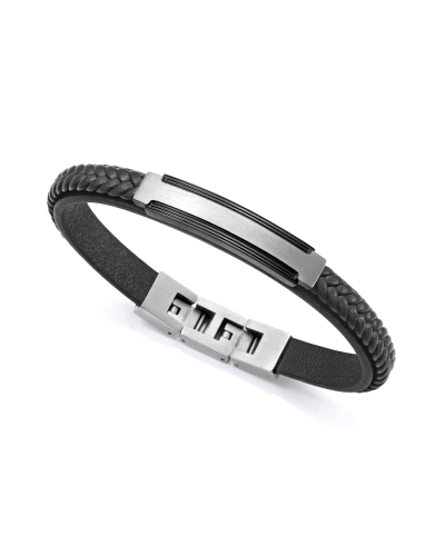 Esta pulsera de piel negra para hombre destaca por su elegante placa bicolor de titanio con detalles en negro, una combinación d