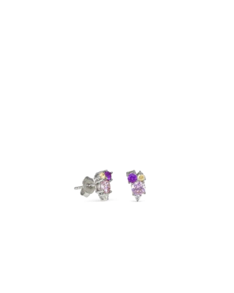 Pendientes pequeños de plata para mujer. Un diseño discreto pero perfecto para dar un toque de color a tus looks. Pendientes peq