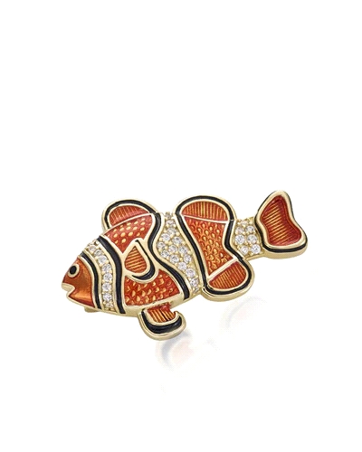 Broche de plata diseño pez con baño dorado. Un diseño tan bonito de este broche hará que tus looks resalten más que nunca. Broch