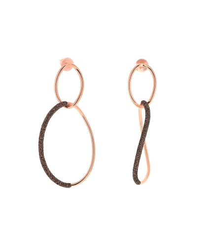 Estos pendientes de Pesavento son una pieza elegante y contemporánea que destaca por su sofisticado diseño. Están elaborados en 