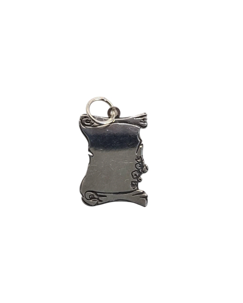 Colgante de plata pergamino