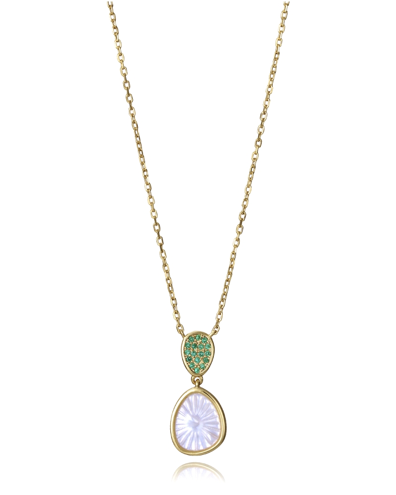 Un collar que destaca por su elegancia fresca y luminosa. Elaborado en plata de primera ley con un delicado baño de oro, se ador