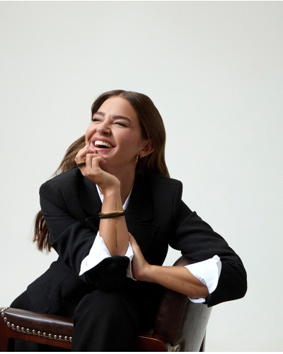 Pendientes de Viceroy de acero criolla doble de la colección de Laura Escanes, combinan un acabado liso con brillo en Ip dorado 