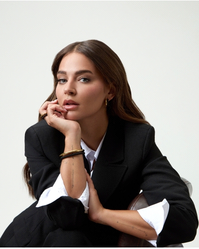 Pendientes de Viceroy de acero criolla doble de la colección de Laura Escanes, combinan un acabado liso con brillo en Ip dorado 