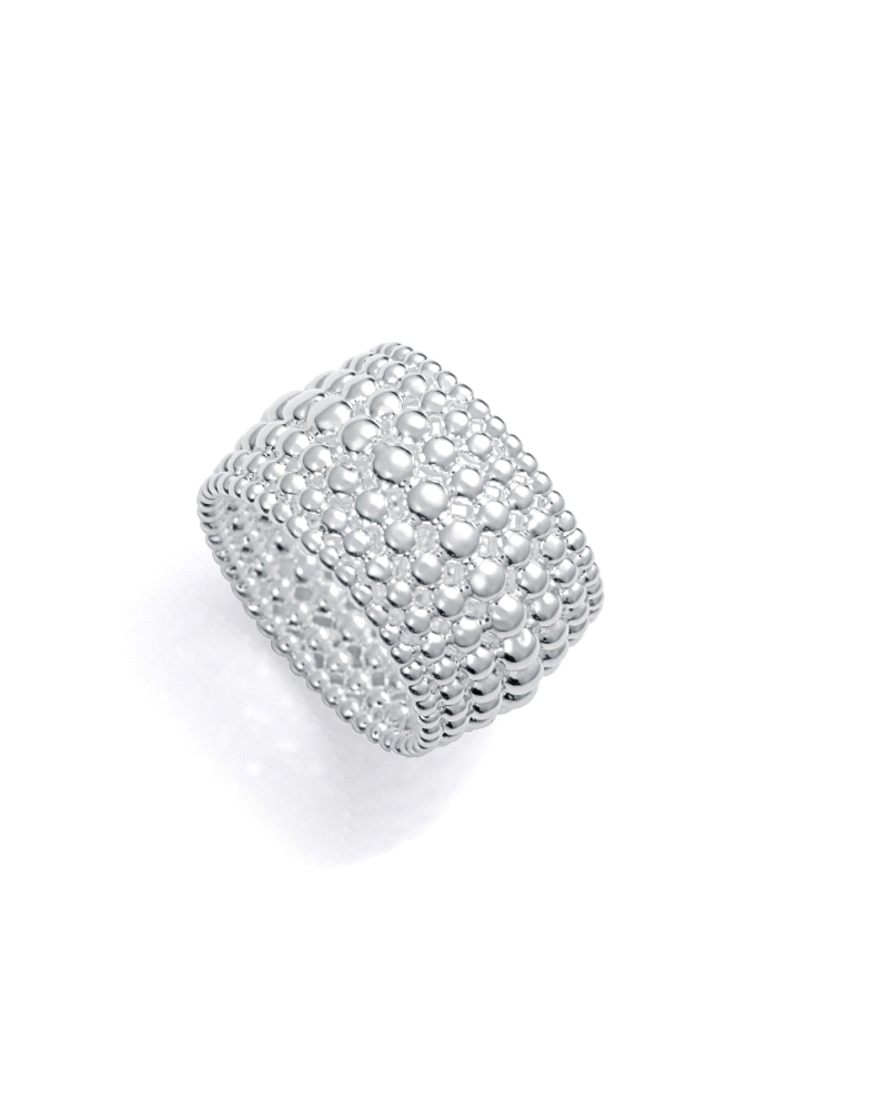 Anillo de Viceroy de la colección Laura Escanes de acero con baño de plata.