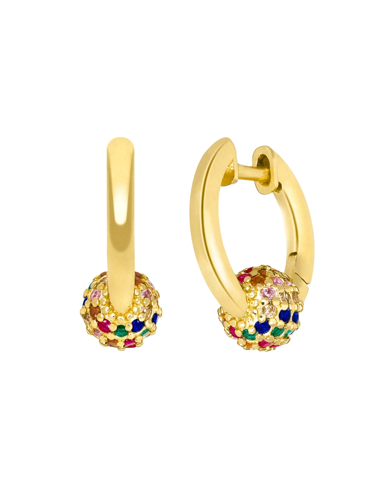 Pendiente hoop de plata de ley 925 bañada en oro de 18k con circonitas multicolor. Diseño elegante y moderno con cierre huggy. A