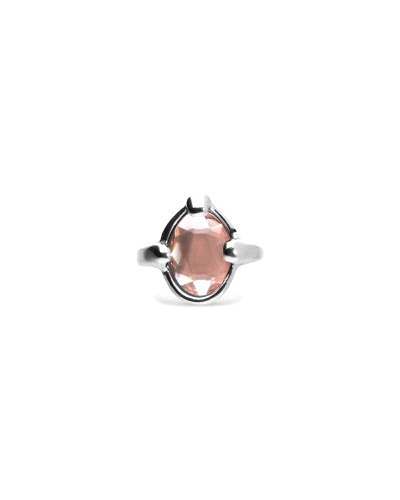 Celebra la belleza de la dualidad con nuestro anillo bañado en plata de la colección Ser Deslumbrante.
Esta pieza de joyería de