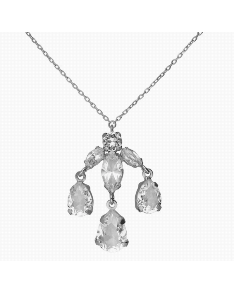 Collar corto de Plata de Ley bañado en rodio con cristales blancos que aportan brillo y elegancia. Diseño delicado y sofisticado