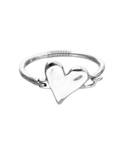 Pulsera UNOde50 para mujer modelo Pálpito de diseño rígido fabricada en aleación de metales bañados en plata con un corazón en s