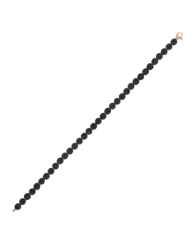 ¿Cómo dar un nuevo impulso a una joya icónica como el brazalete tennis? Revistiéndolo con el glamour deslumbrante de la Polvere 