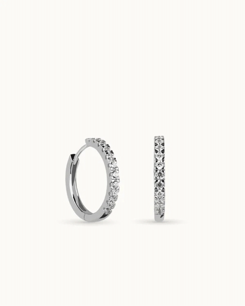 Pendientes en plata de ley 925mls con doble baño de platino y rodio y circonitas EXCELLENCE STAR CUT talladas con los estándares