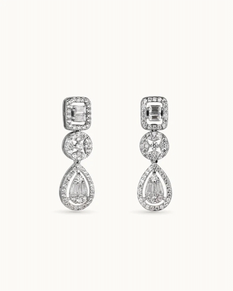 Pendientes en plata de ley 925mls con doble baño de platino y rodio y circonitas EXCELLENCE STAR CUT talladas con los estándares