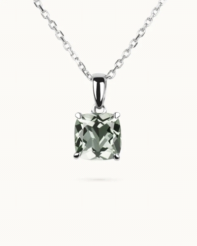 Collar Luxe en plata de ley con amatista verde en talla cushion.
Metal: Plata de ley con doble baño de platino y rodio.
Cadena
