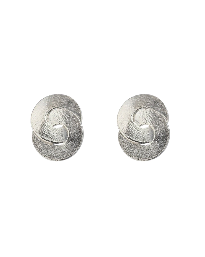 Pendiente de plata de ley 925 de 14mm de largo x 10mm de ancho y cierre a presión.