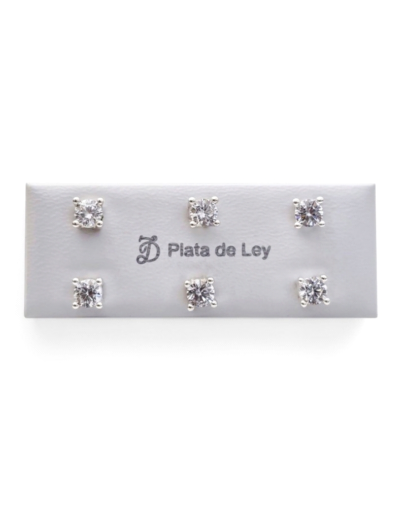 Pendiente de garra de plata de ley 925 con circonita de 5mm y cierre a presión.
