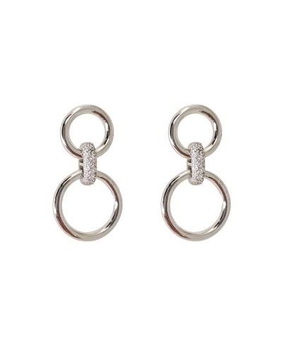 Pendiente de plata de ley 925 rodiado con motivos de aro de 10mm en presión y aro de 13mm. Largo total del pendiente 23mm.