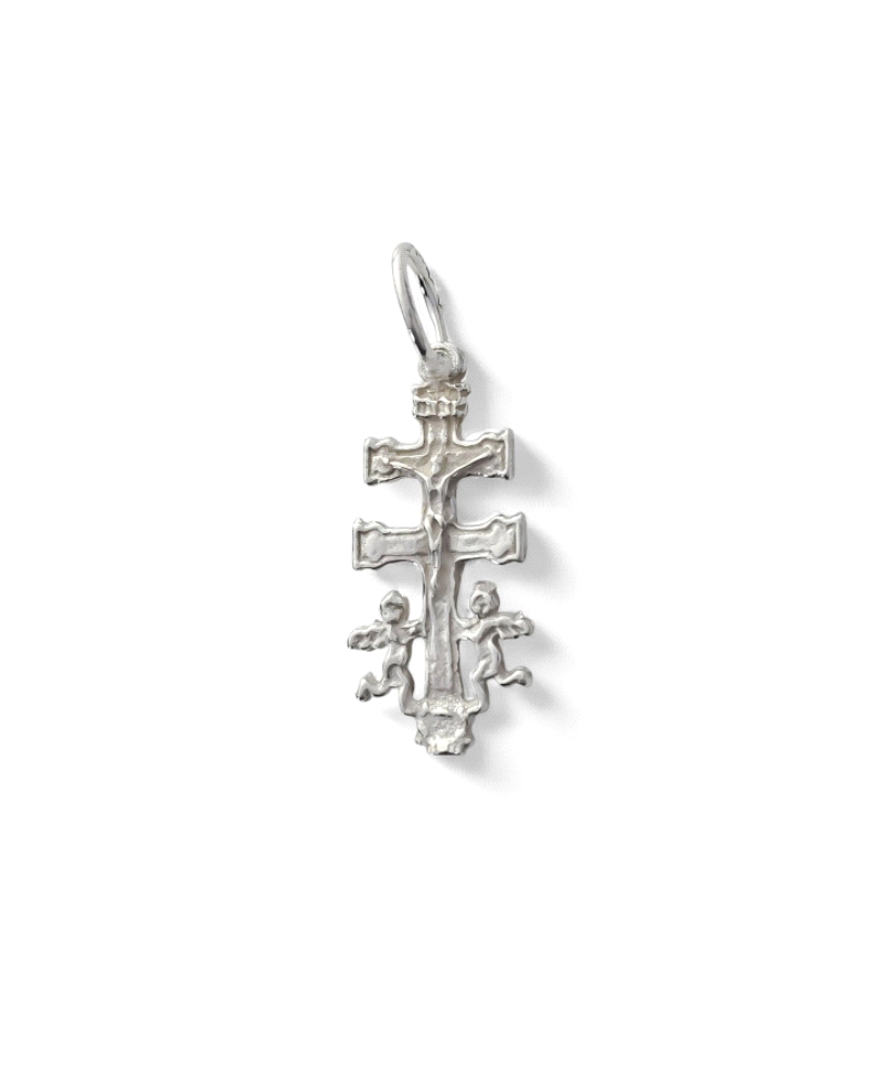 Colgante de plata de ley 925 con cruz de Caravaca ( 21mm x 11mm ).