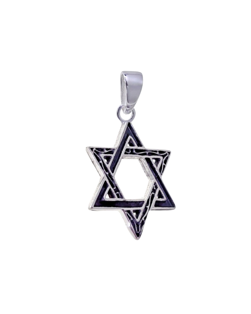 Colgante de plata de estrella de David oxidada.