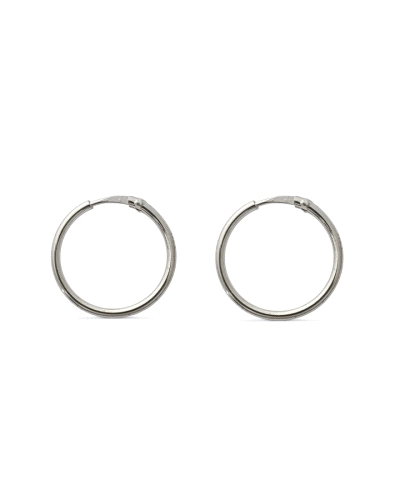 Aro de plata de ley 925 de 1.5mm de grosor y 16 mm de diámetro. Un básico elegante que nunca pasa de moda y combina con todo.