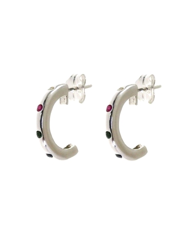 Pendientes de medio aro de 15mm y 4mm de ancho en presión con motivo de piedras en color. Un accesorio pensado para completar tu